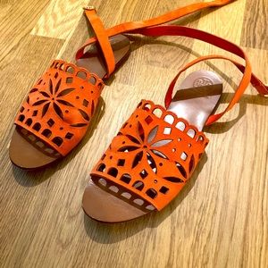 TORY BURCH SANDALS!